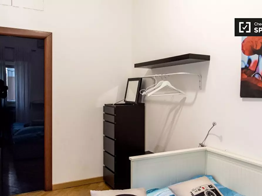 Immagine 3 di Camera condivisa in affitto  in Via Tigrè a Roma