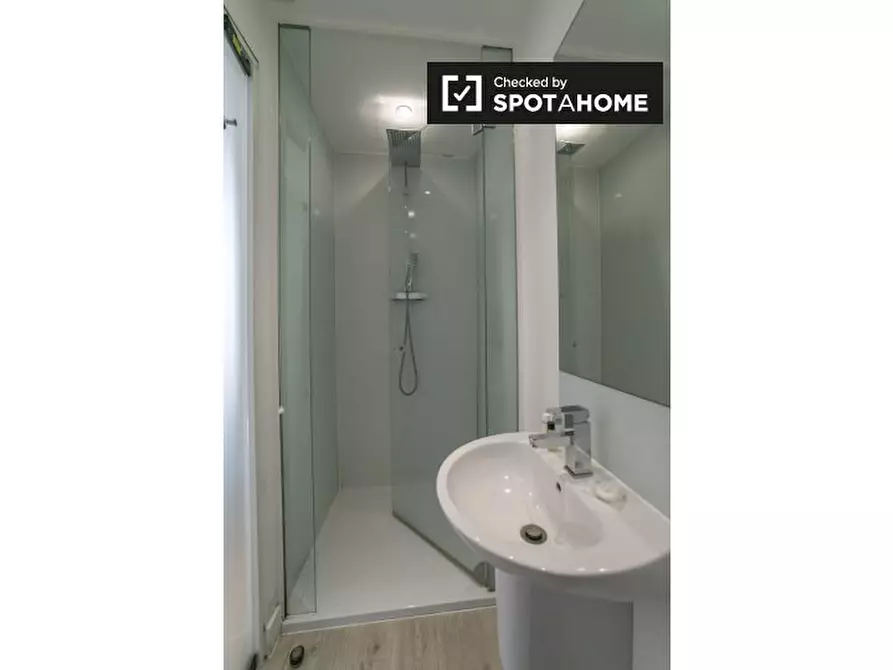 Immagine 11 di Appartamento in affitto  in Apartment 3, 55 Banner St, London a Islington