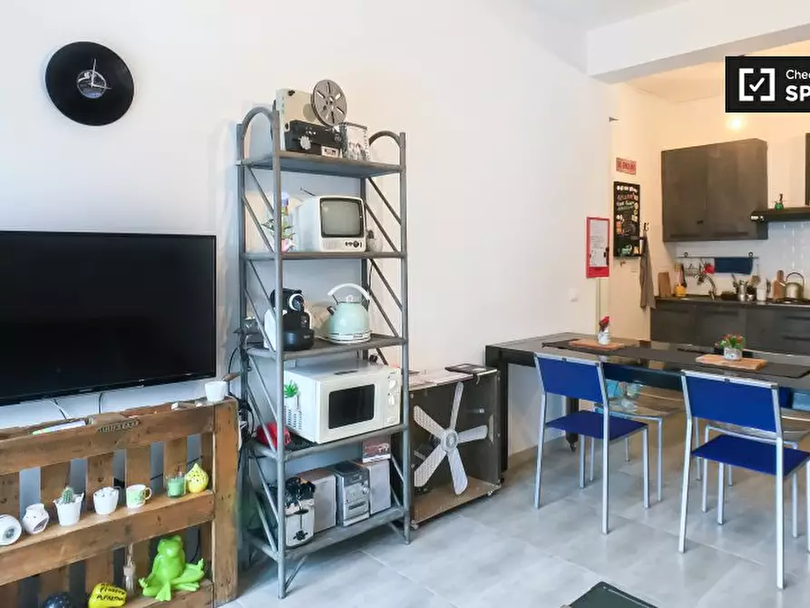 Immagine 15 di Camera condivisa in affitto  in Via Ettore Giovenale a Roma