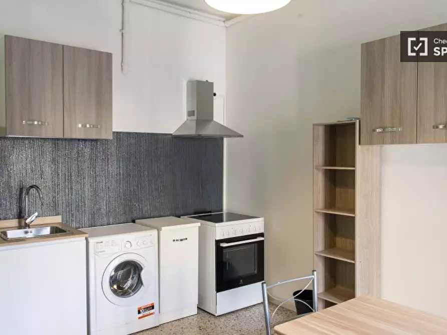 Immagine 8 di Appartamento in affitto  in Via Francesco Grimaldi a Roma