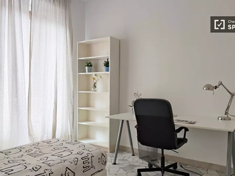 Immagine 4 di Camera condivisa in affitto  in Via Fratelli Rosselli a Milano