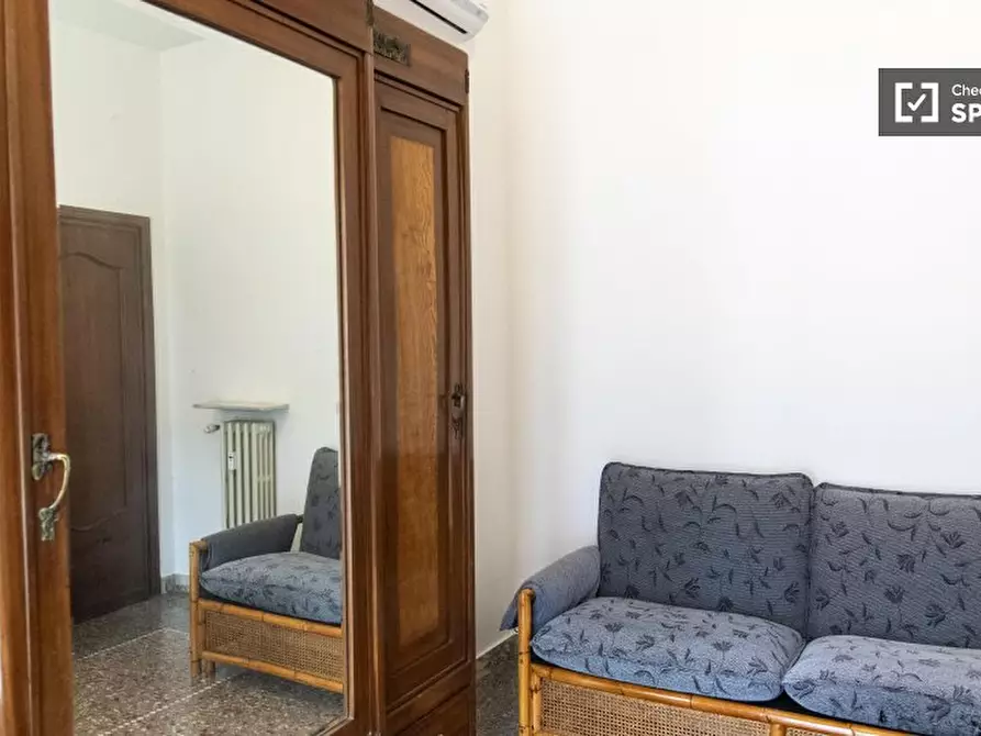 Immagine 4 di Camera condivisa in affitto  in Via Vetulonia a Roma