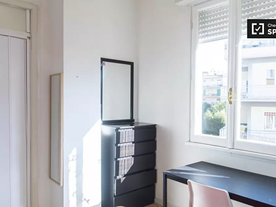 Immagine 9 di Camera condivisa in affitto  in Via Monte Cristallo a Roma
