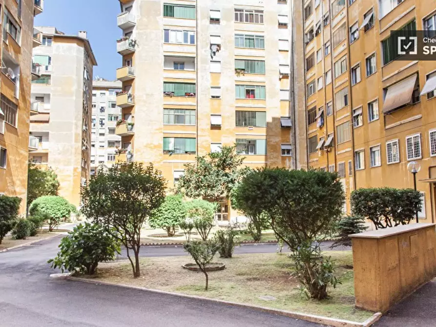 Immagine 10 di Camera condivisa in affitto  in Via Calpurnio Fiamma a Roma