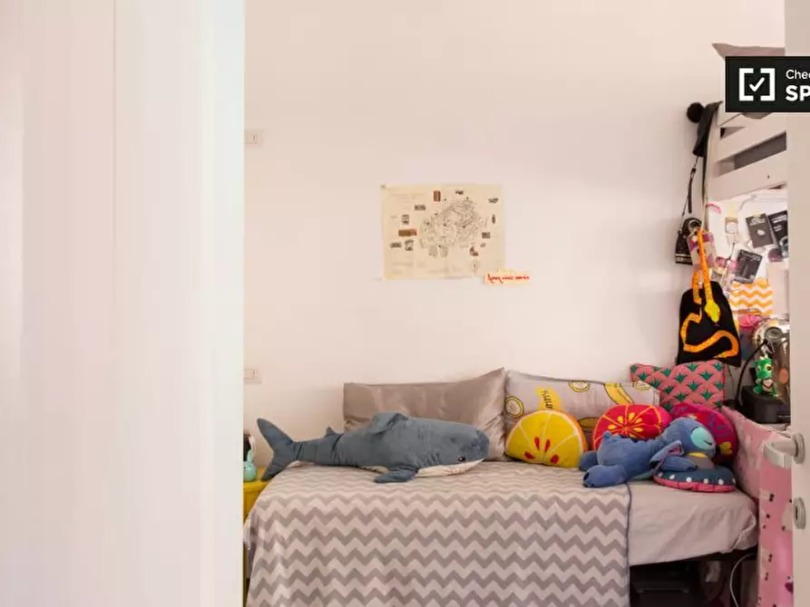 Immagine 1 di Camera condivisa in affitto  in Via degli Imbriani a Milano