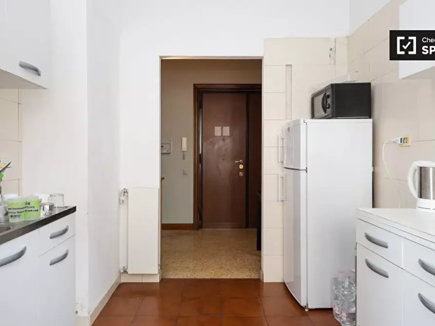 Immagine 8 di Camera condivisa in affitto  in Via Bisentina, 00139 Roma RM, Italy a Roma