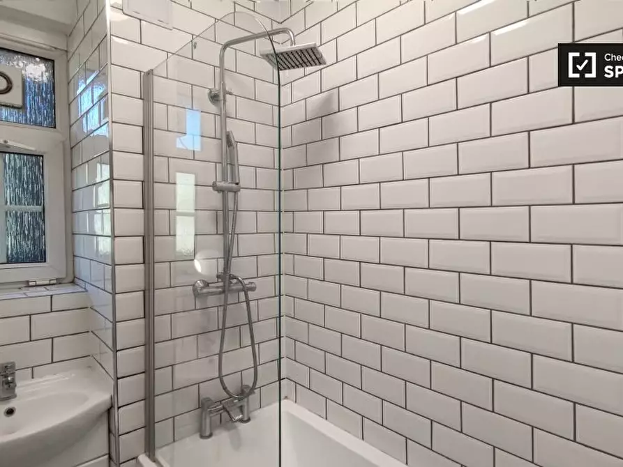 Immagine 13 di Appartamento in affitto  in Hanbury St a Poplar