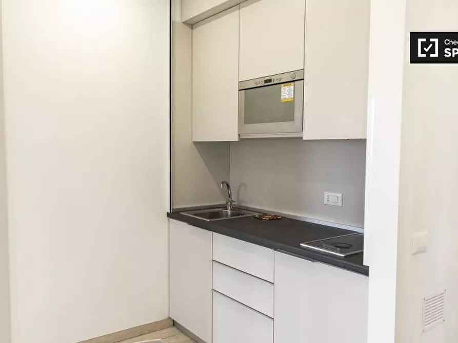 Immagine 6 di Appartamento in affitto  in Via di Acqua Bullicante a Roma