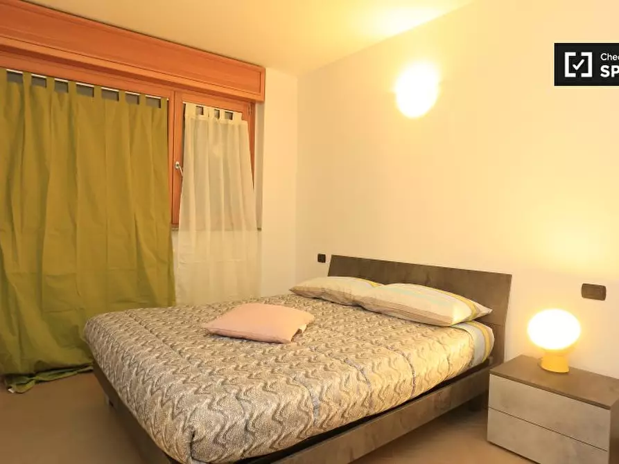 Immagine 2 di Camera condivisa in affitto  in Via delle Forze Armate a Milano