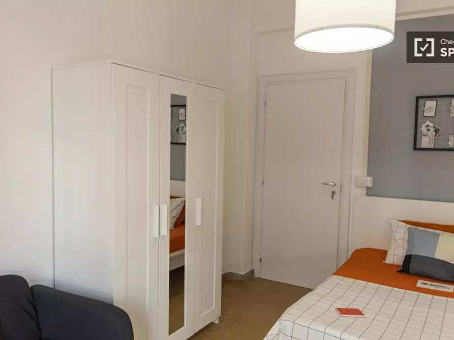 Immagine 1 di Camera condivisa in affitto  in Lungotevere di Pietra Papa a Roma