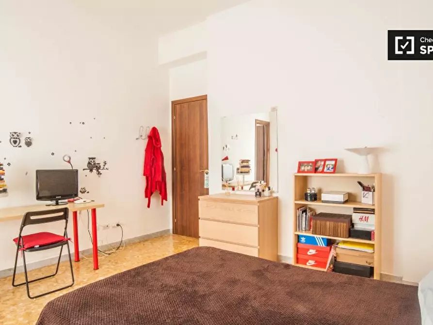 Immagine 4 di Camera condivisa in affitto  in Piazza San Giovanni Bosco a Roma