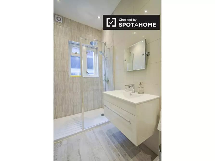 Immagine 8 di Appartamento in affitto  in 147 Brondesbury Park, London NW2, UK a Brent