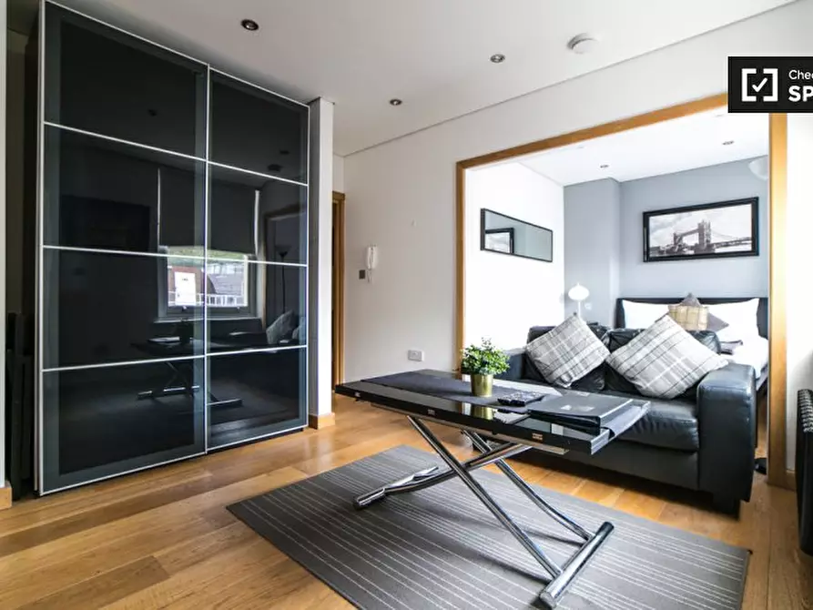 Immagine 1 di Ufficio in affitto  in Flat 4B, 5 New Bridge St, London EC4V 6AB a 