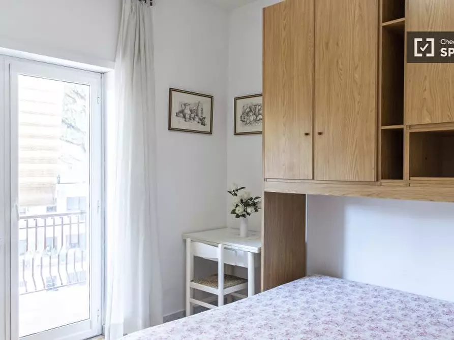 Immagine 9 di Camera condivisa in affitto  in Via Aurelio Mistruzzi a Roma