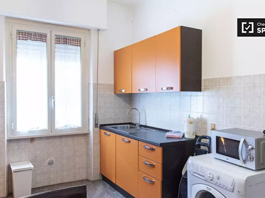 Immagine 11 di Camera condivisa in affitto  in Via Portuense a Roma