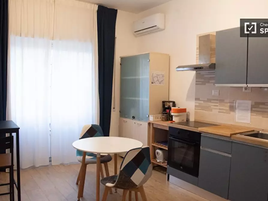 Immagine 10 di Camera condivisa in affitto  in Via Giovan Battista Gandino a Roma