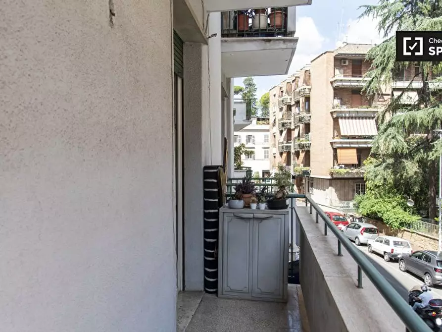Immagine 18 di Camera condivisa in affitto  in Via Leone IX a Roma