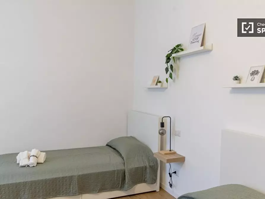 Immagine 2 di Camera condivisa in affitto  in Via Crema a Roma