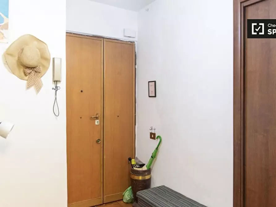 Immagine 15 di Camera condivisa in affitto  in Via Sinuessa a Roma