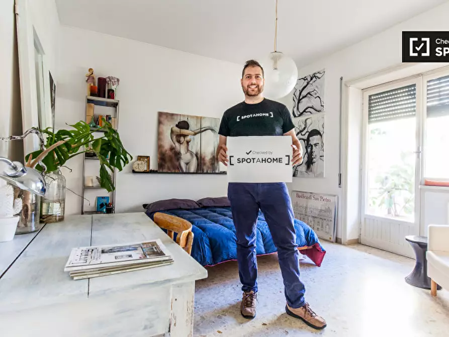 Immagine 9 di Camera condivisa in affitto  in Via Clemente IX a Roma