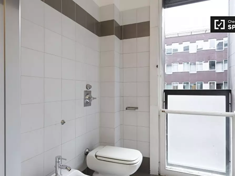 Immagine 17 di Camera condivisa in affitto  in Via Leopoldo Cicognara a Milano