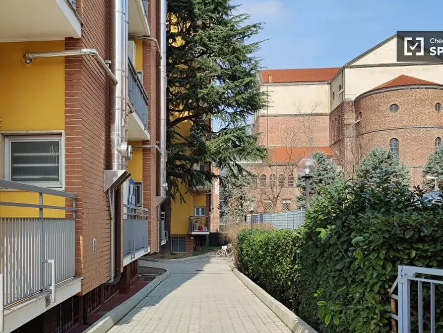 Immagine 12 di Ufficio in affitto  in Via Bari a Milano