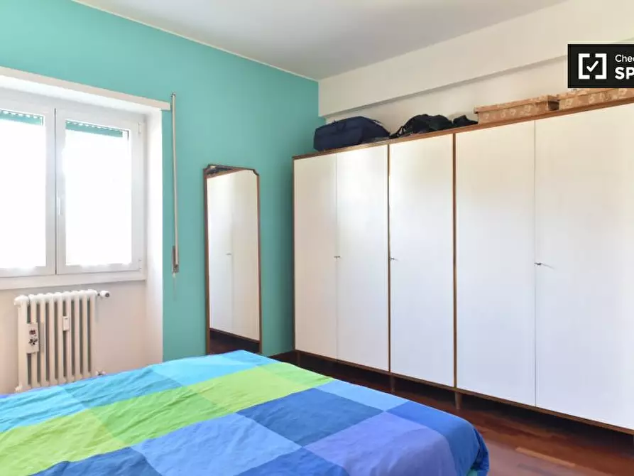 Immagine 2 di Camera condivisa in affitto  in Via Ivanoe Bonomi a Roma