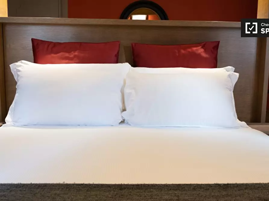 Immagine 8 di Ufficio in affitto  in Via del Banco di Santo Spirito a Roma