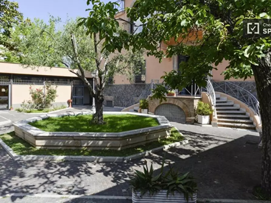 Immagine 7 di Camera condivisa in affitto  in Via Alessandro Brisse a Roma