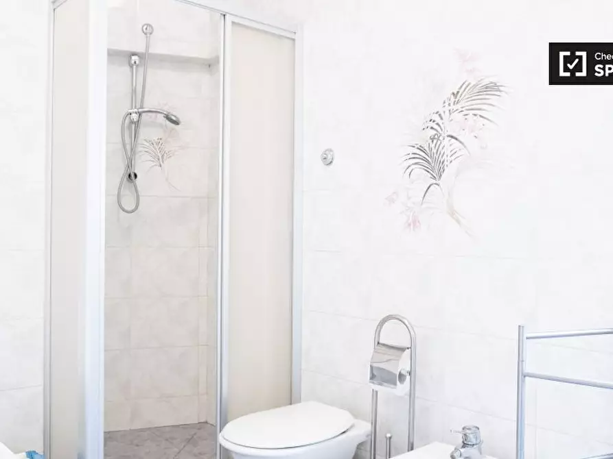 Immagine 8 di Camera condivisa in affitto  in Via Gregorio VII a Roma