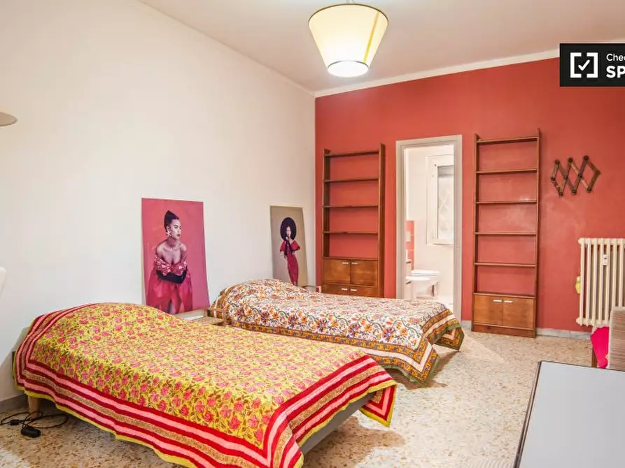 Immagine 3 di Camera condivisa in affitto  in Viale Appio Claudio, 00174 Roma RM, Italy a Roma