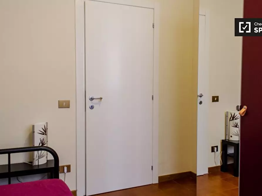 Immagine 4 di Camera condivisa in affitto  in Via Benedetto Croce, 00142 Roma RM, Italy a Roma