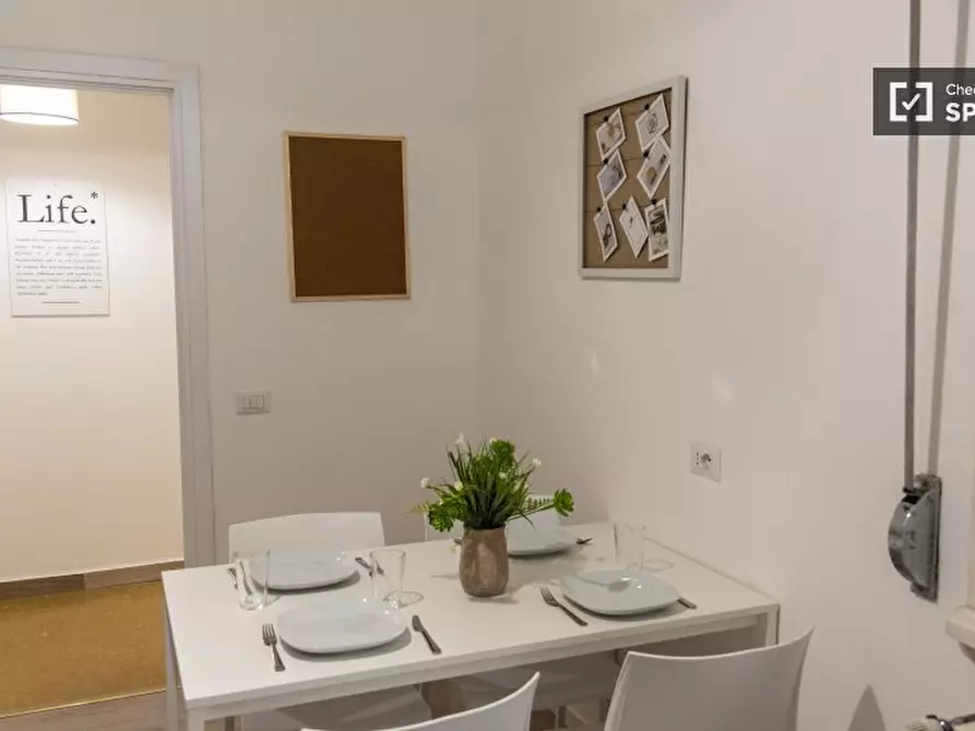 Immagine 6 di Camera condivisa in affitto  in Lungotevere di Pietra Papa a Roma