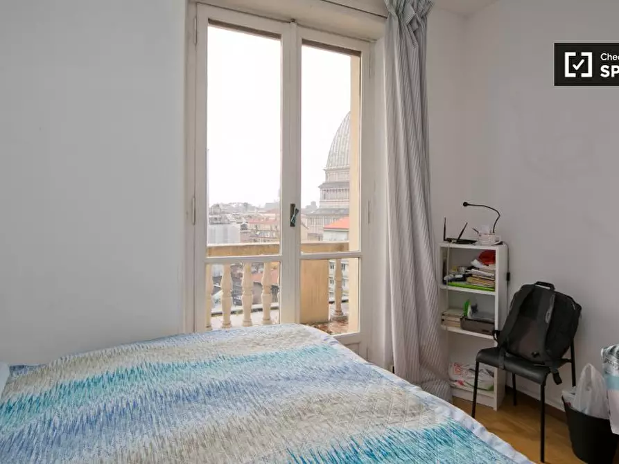 Immagine 3 di Camera condivisa in affitto  in Corso S. Maurizio a Torino