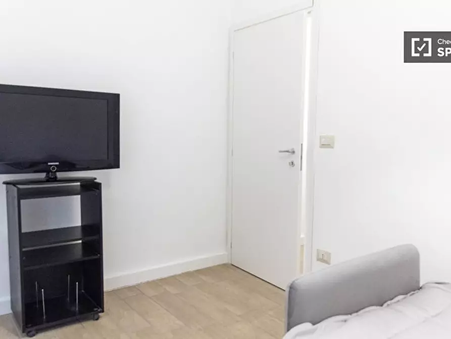Immagine 2 di Camera condivisa in affitto  in Via Angelo Fava a Roma