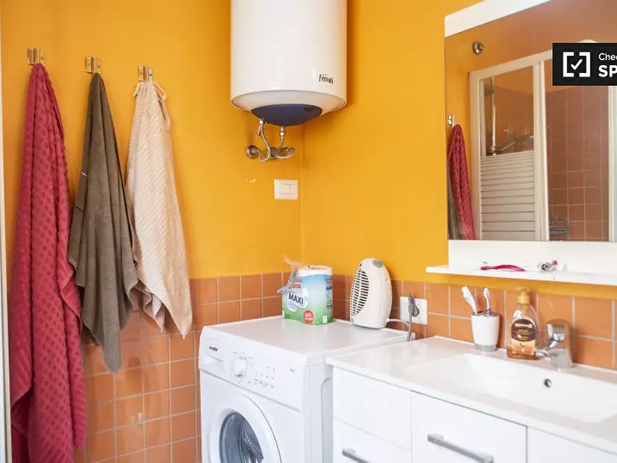 Immagine 9 di Camera condivisa in affitto  in Via Fabio Numerio a Roma