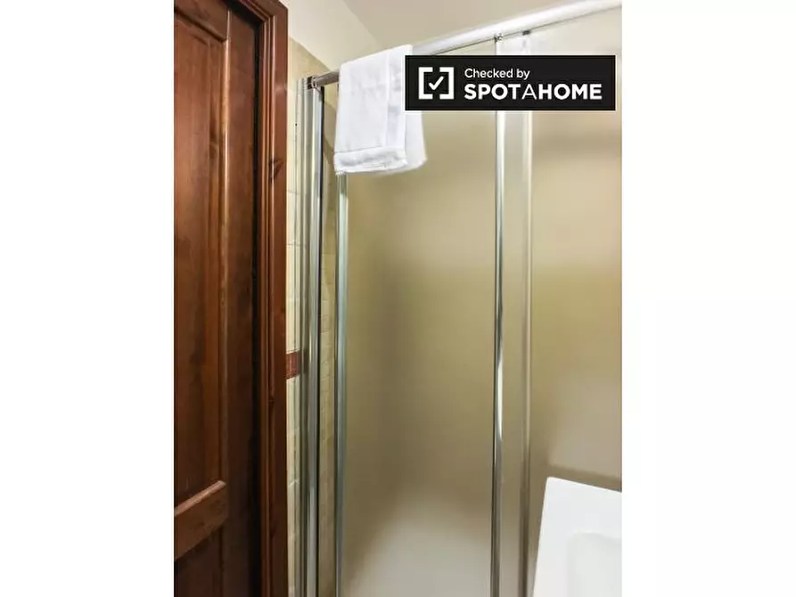 Immagine 2 di Camera condivisa in affitto  in Via Cincinnato, 00175 Roma RM, Italy a Roma