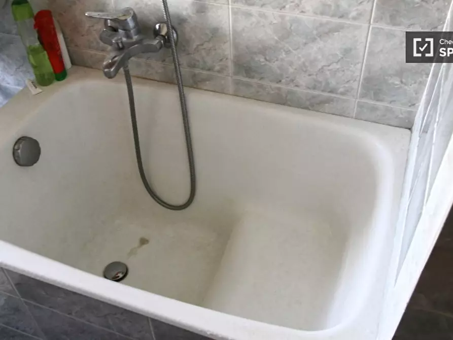 Immagine 13 di Camera condivisa in affitto  in Via Oderzo a Roma