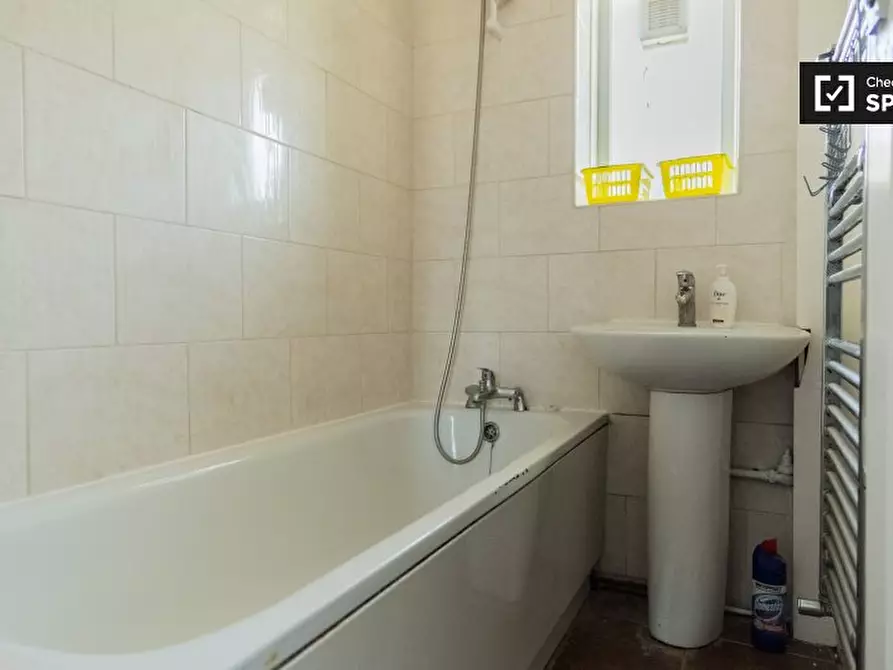 Immagine 8 di Camera condivisa in affitto  in Robert Owen House a Hammersmith