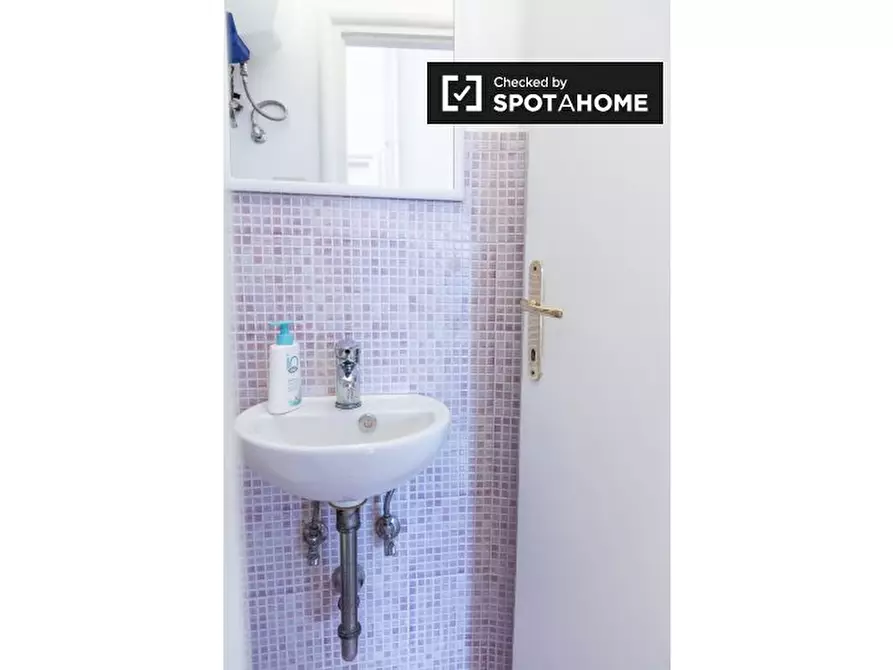 Immagine 19 di Camera condivisa in affitto  in Piazza Bologna a Roma