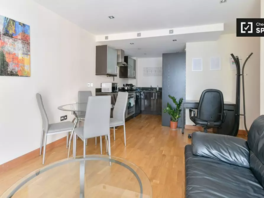 Immagine 3 di Appartamento in affitto  in Cuba St, Isle of Dogs, London E 8LD, UK a Poplar