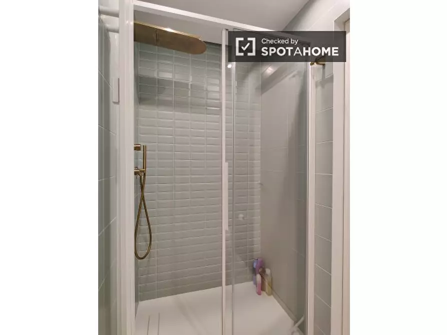 Immagine 17 di Appartamento in affitto  in Viale Tunisia a Milano