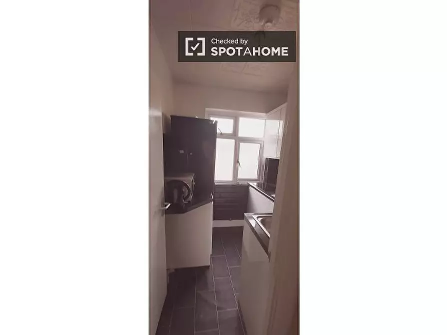 Immagine 13 di Camera condivisa in affitto  in Blackbush Ave, Romford RM6 5TU, UK a Barking