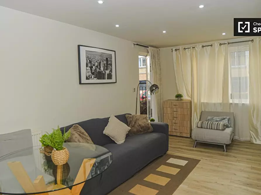 Immagine 13 di Appartamento in affitto  in Sail Court a Poplar