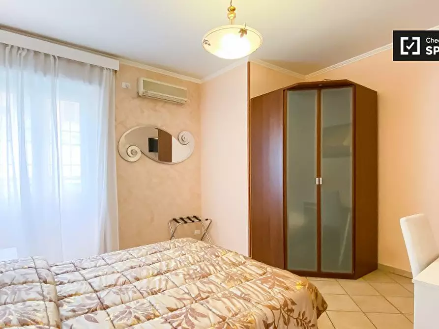 Immagine 2 di Camera condivisa in affitto  in Via Giovanni da Empoli a Roma