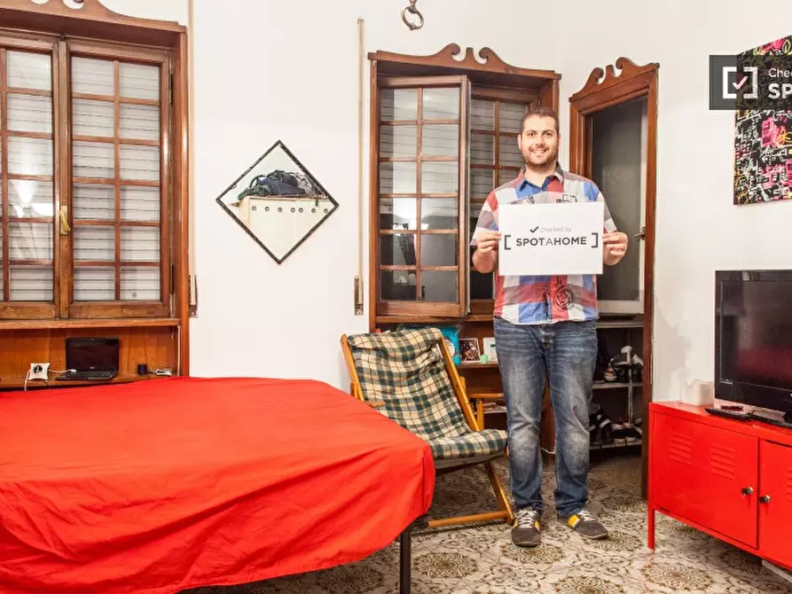 Immagine 7 di Camera condivisa in affitto  in Via Francesco Grimaldi a Roma