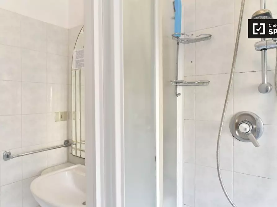 Immagine 9 di Camera condivisa in affitto  in Via Augusto Murri a Roma