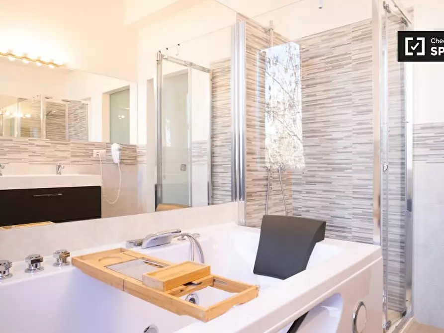 Immagine 15 di Camera condivisa in affitto  in Via Giuseppe Vasi a Roma