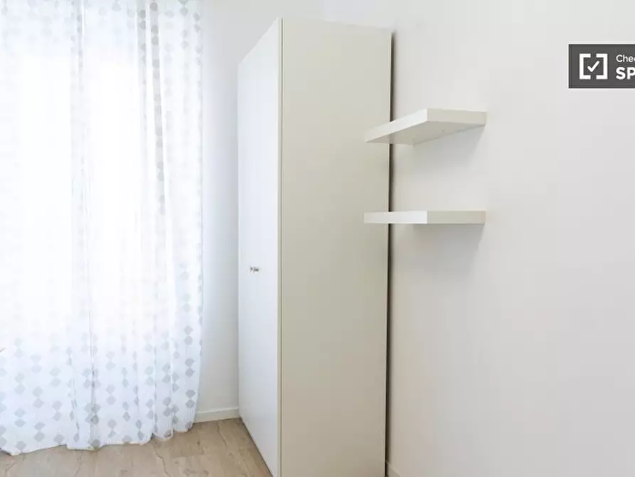 Immagine 4 di Camera condivisa in affitto  in Via Crema a Roma