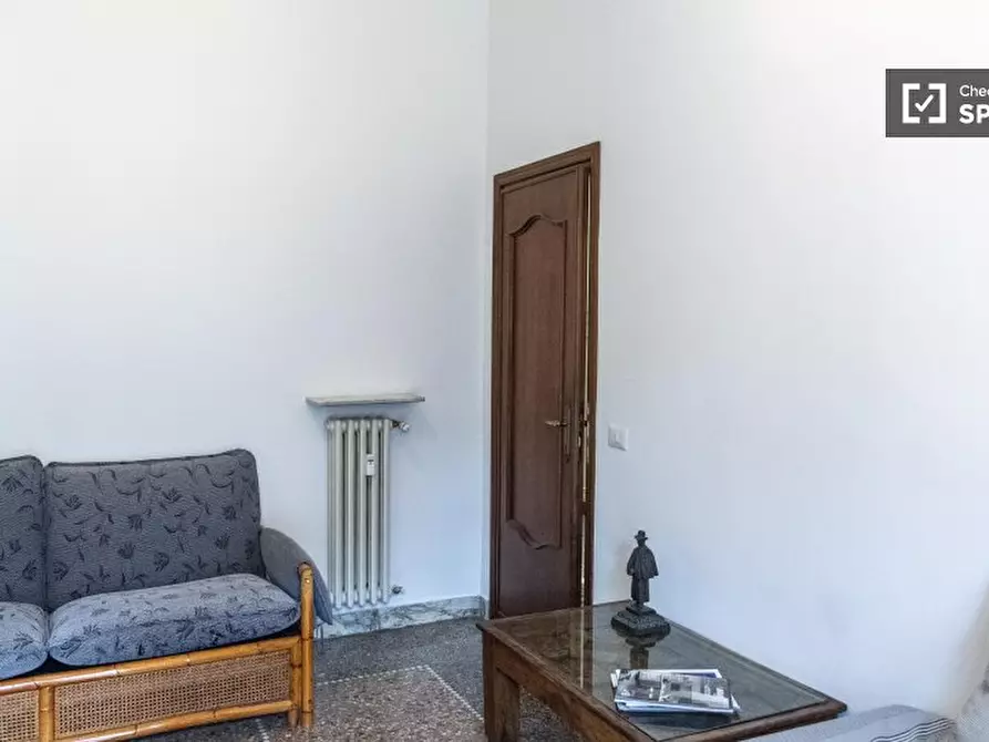 Immagine 3 di Camera condivisa in affitto  in Via Vetulonia a Roma